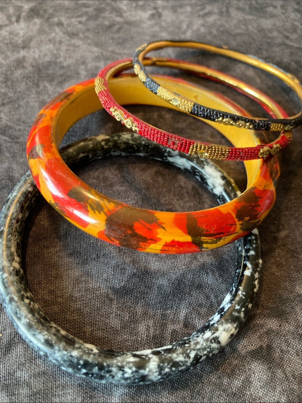 Women's Mixed Bangle Bracelet Set - Red, Black & Gold Accents 4 Pieces